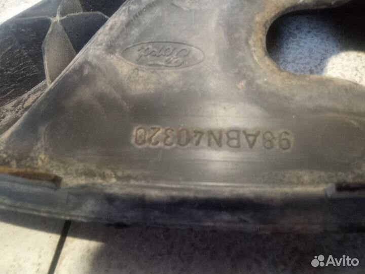 Накладка внутренняя на заднюю панель кузова Ford