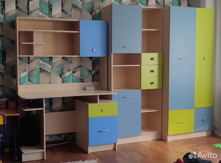 Школьный уголок