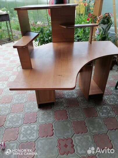 Компьютерный стол