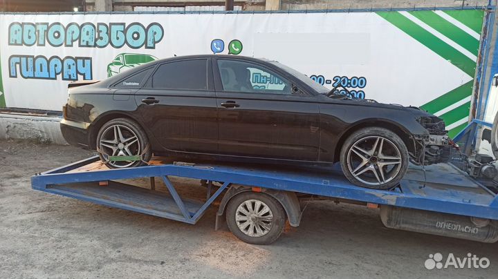 Накладка на торпедо левая Audi A6 4G18572376PS