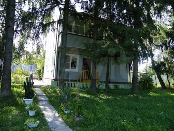 Дом 180 м² на участке 37 сот.