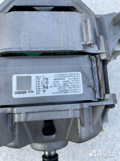 Двигататель стиральной машины Bosch / siemens