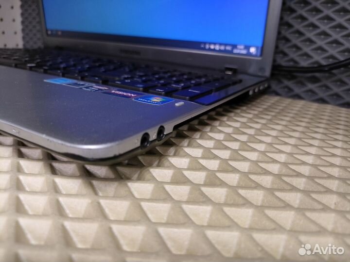 Ноутбук Samsung A10-5750M/8Gb/SSD 240Gb (15)