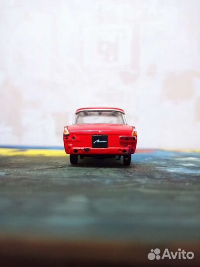 Коллекционная модель автомобиля