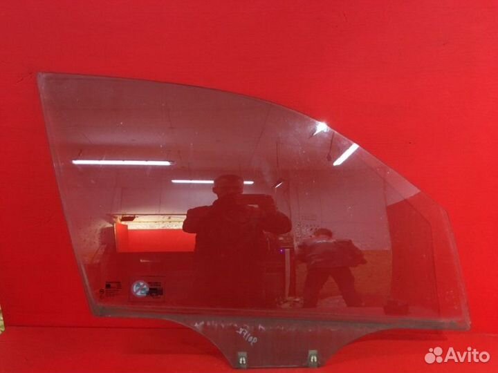 Стекло двери переднее правое Ssangyong Rexton Y200