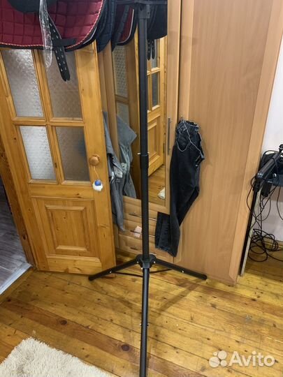 Стойки под акустику