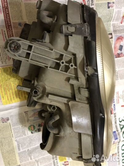 Фара левая mercedes w209