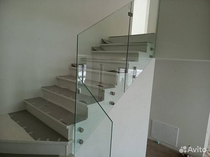 Лестничные ограждения из стекла Перила