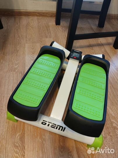 Тренажер степпер Atemi + резинки эспандеры