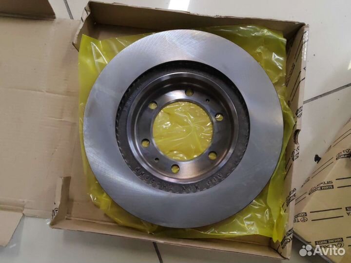 Диски тормозные передние toyota hilux