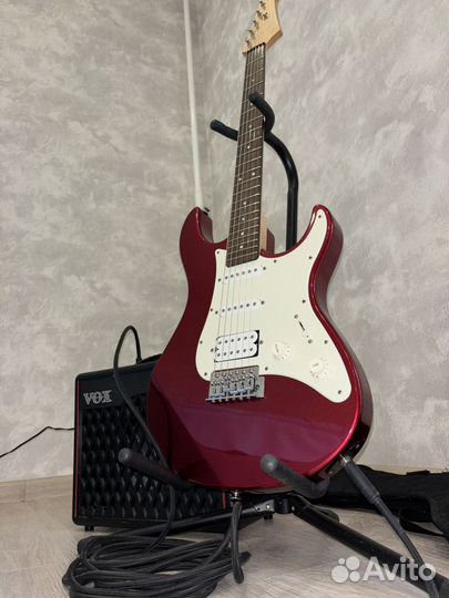 Электрогитара Yamaha pacifica 012