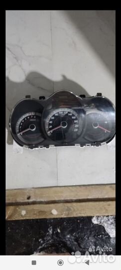 Панель приборов Kia Cerato 2 (АКПП)