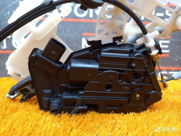 Замок двери задний левый Volkswagen Tiguan 5N cawa