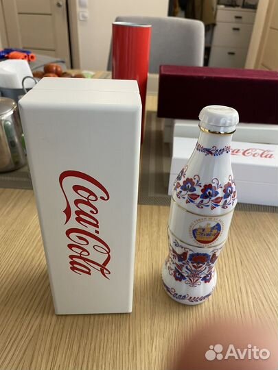 Коллекционная фарфоровая бутылочка Кока-Кола
