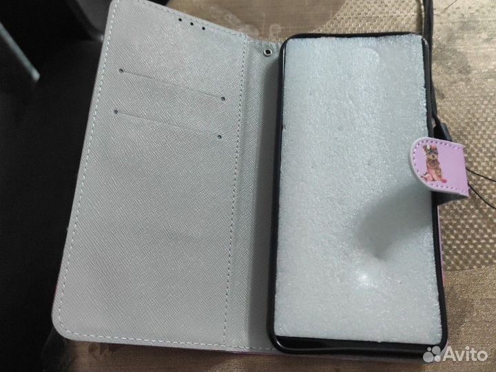 Чехол на телефон