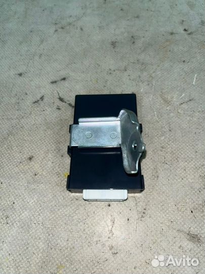 Блок комфорта Toyota Land Cruiser UZJ200 2UZ-FE