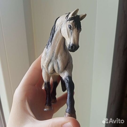 Фигурки лошадей schleich