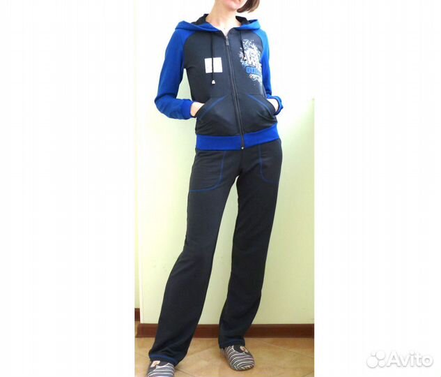 Новый спортивный костюм р. 42