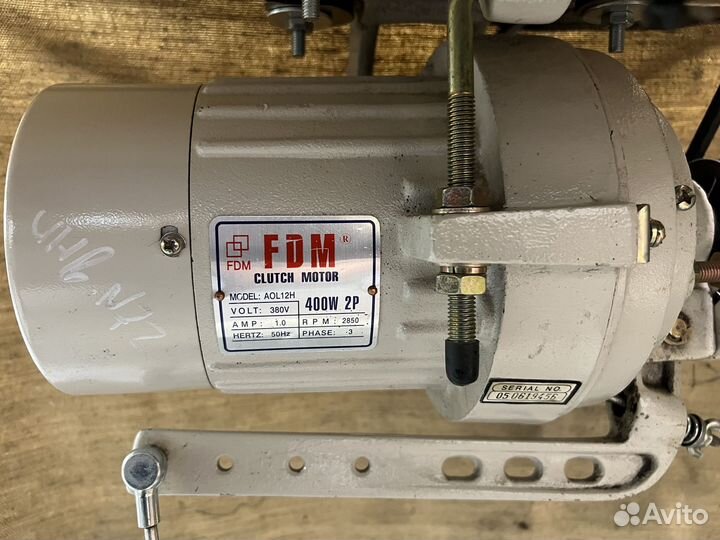 Прямострочная швейная машина