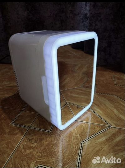 Минихолодильник для косметики