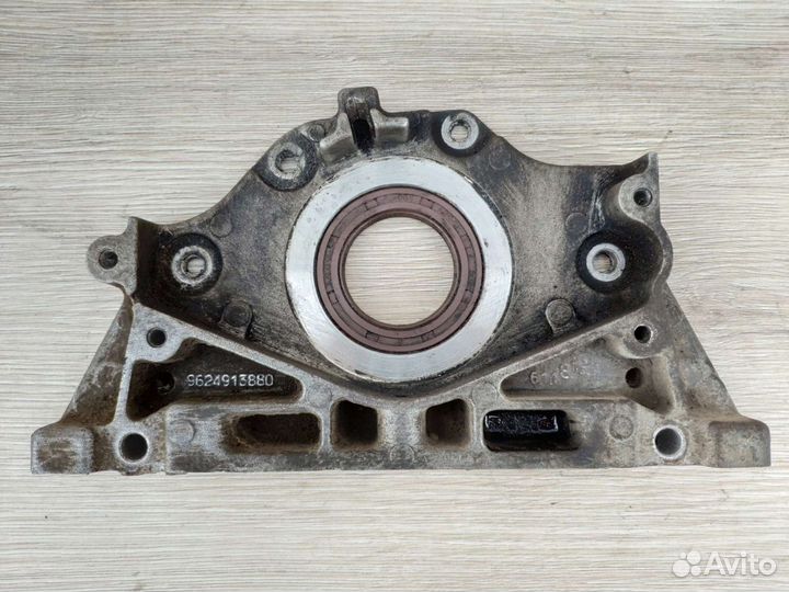 Крышка коленвала передняя Peugeot Citroen 1,8 2,0