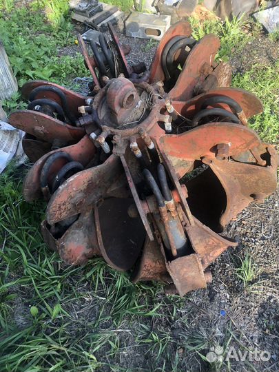 Грейфер для погрузки лома