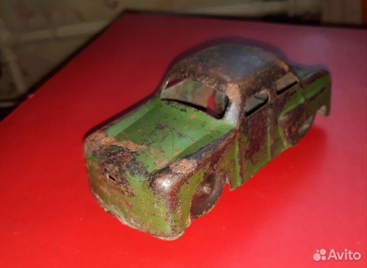 Модель автомобиля, жестяной Москвич 50-е гг