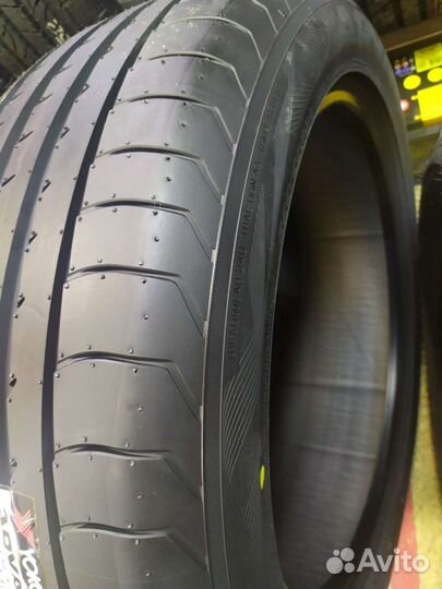 Yokohama Advan Sport V105 235/50 R19