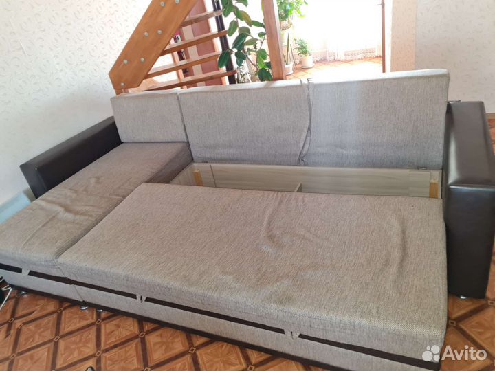 Большой угловой диван бу