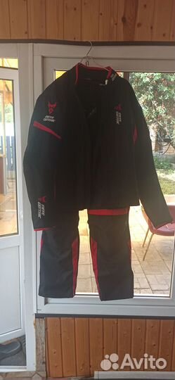 Мотокостюм