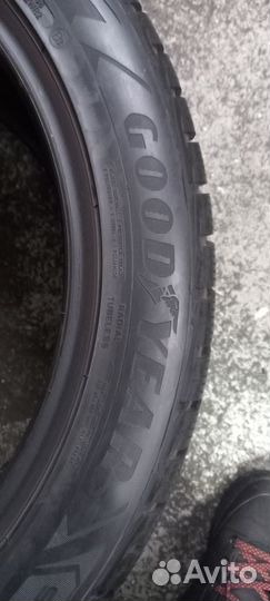 Goodyear UltraGrip Performance 275/45 R21 110V
