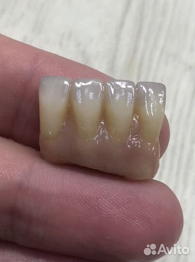 Зуботехническая лаборатория cad/cam. Зубной техник