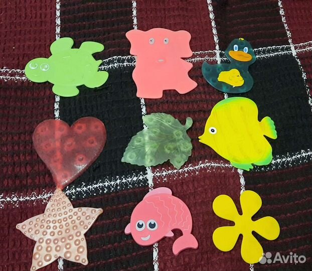 Игрушки в ванну на присосках