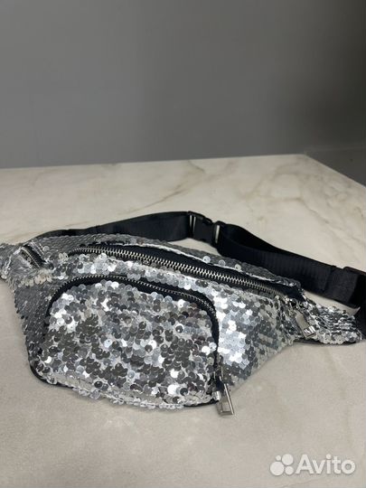 Сумка банан из пайеток