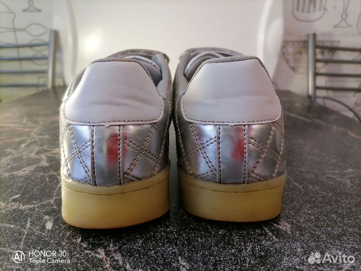 Кроссовки для девочки