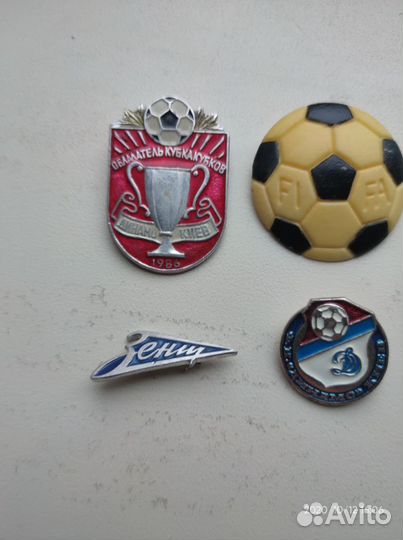 Значки футбол и программки