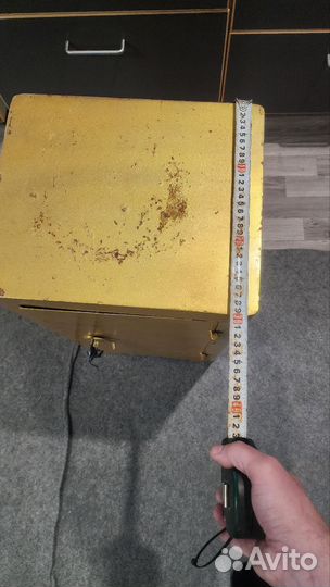 Сейф металлический