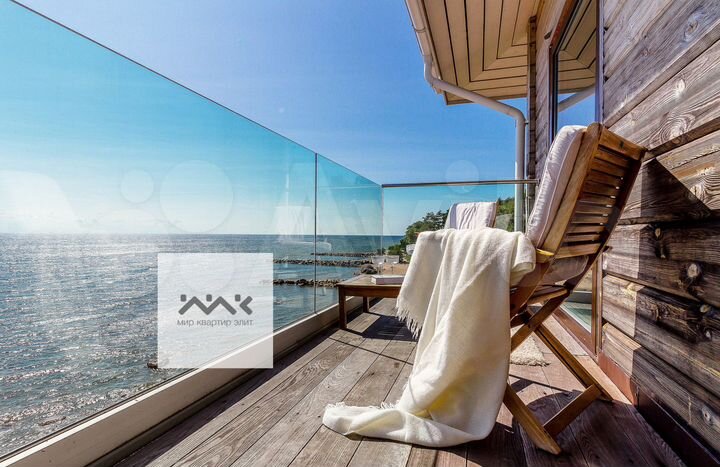 Коттедж 1520 м² на участке 25 сот.