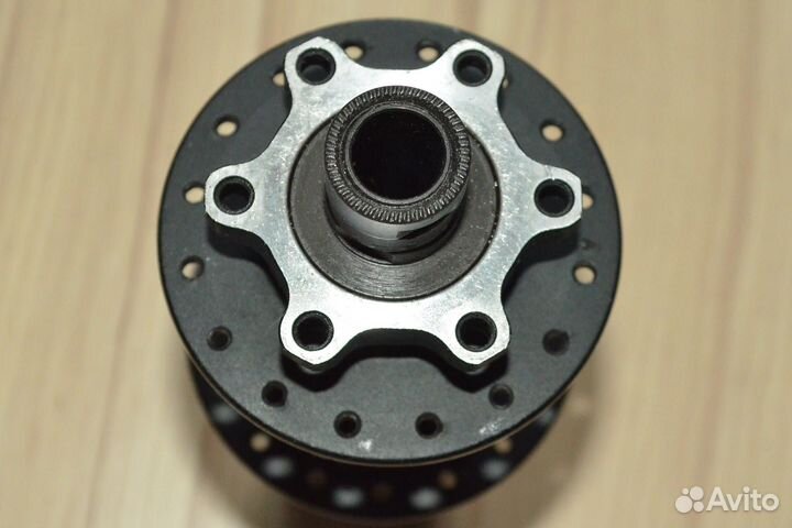 Втулка задняя Specialized под ось 12мм.32 сп