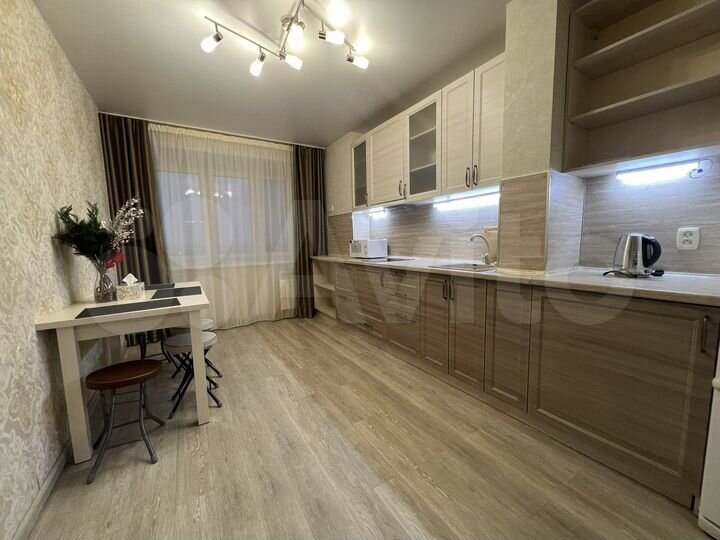 2-к. квартира, 60 м², 8/10 эт.