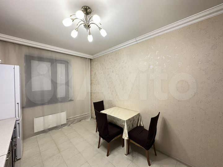 1-к. квартира, 43 м², 2/25 эт.