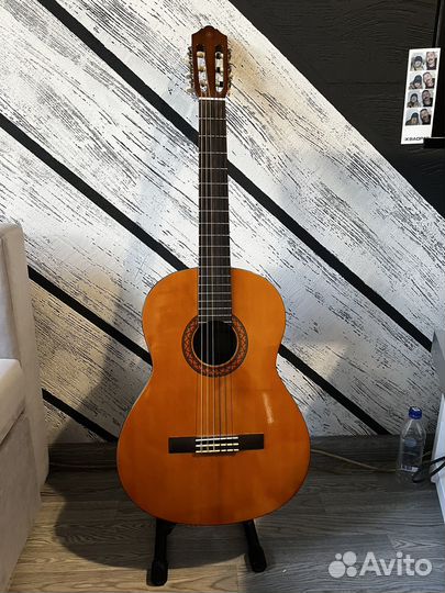 Гитара yamaha c40 с чехлом, подставкой и струнами