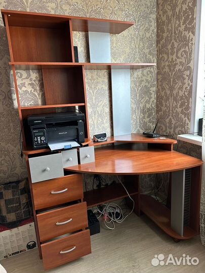 Компьютерный стол