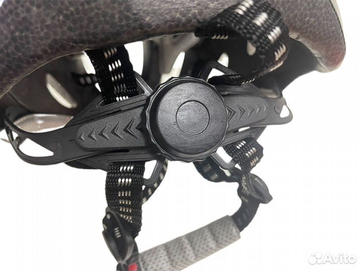 Защитный шлем для лыжероллеров и велосипеда