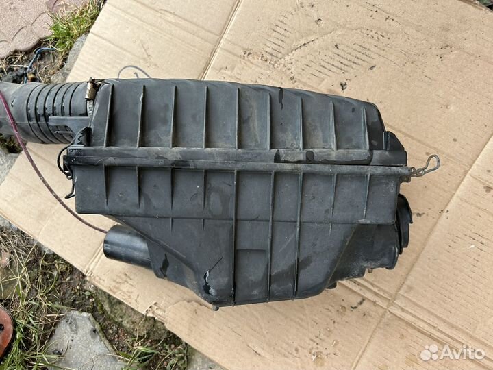 Корпус воздушного фильтра volkswagen passat b3 1.8