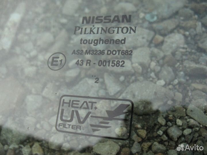 Стекло двери седан Nissan Almera N16