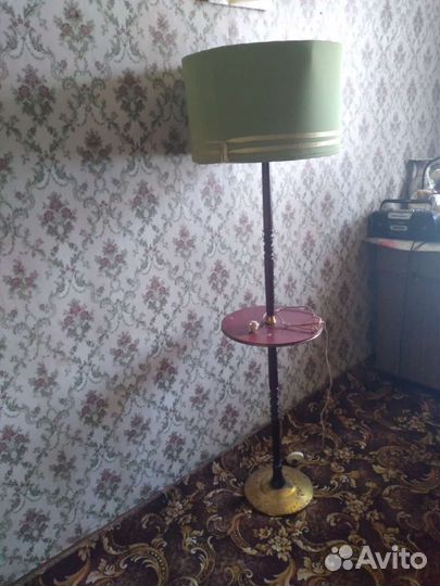 Торшер напольный с абажуром