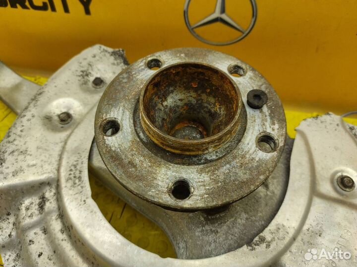 Кулак поворотный передний левый Bmw 520I F10