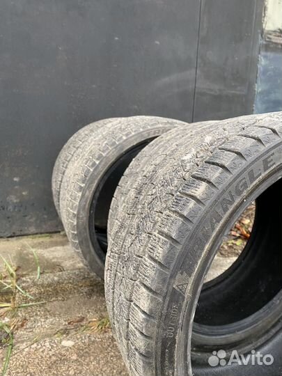 Triangle Snowlink TWT02 235/35 R19
