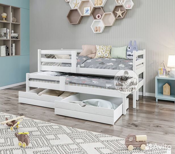 Двухъярусная кровать из дерева